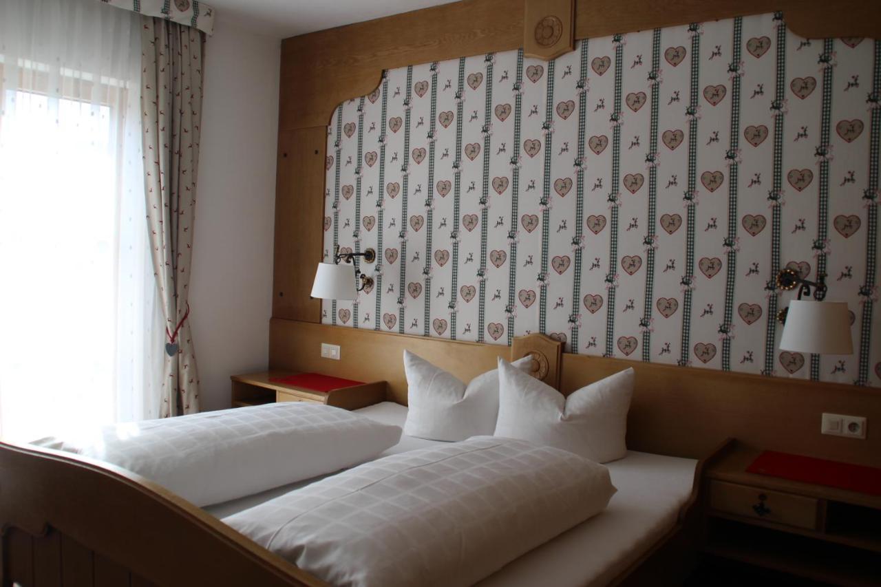 Gaestehaus Zunterer Wallgau Ruang foto